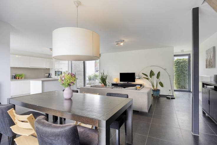 Ready to move in house with 3 bedrooms in the center of Diep