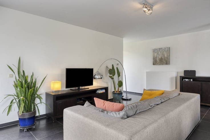 Ready to move in house with 3 bedrooms in the center of Diep