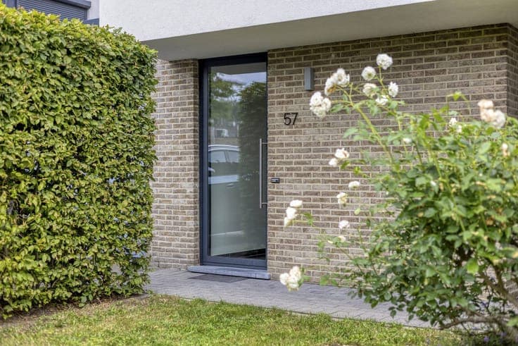 Ready to move in house with 3 bedrooms in the center of Diep
