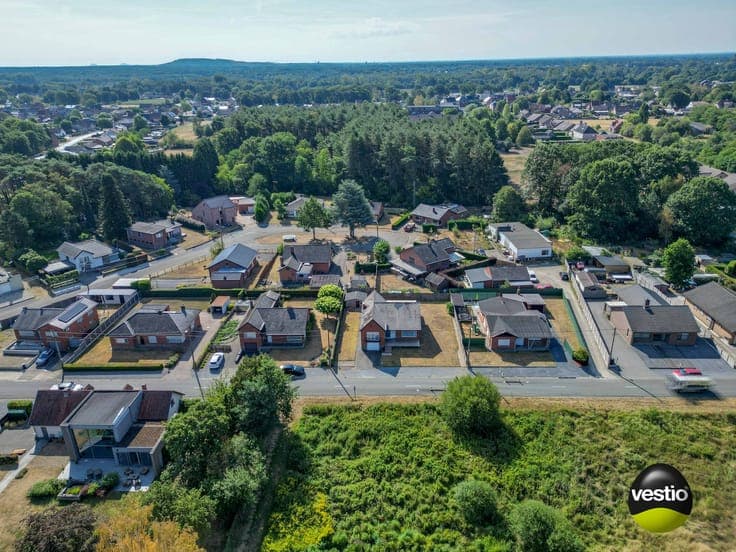 RUSTIG GELEGEN, TE RENOVEREN WONING TE STAL-KOERSEL