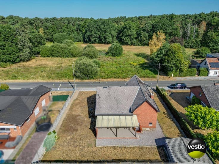 RUSTIG GELEGEN, TE RENOVEREN WONING TE STAL-KOERSEL