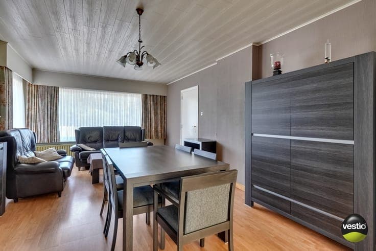 RUSTIG GELEGEN, TE RENOVEREN WONING TE STAL-KOERSEL