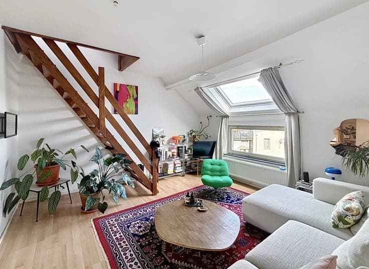 Sous Offre-Large and elegant Brussels house with rear house