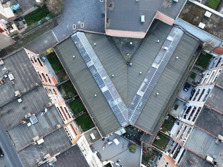 Incredible warehouse of 1,455 m² with a ceiling height of 4
