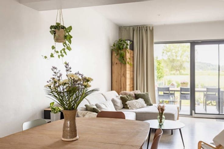 Modern family home with beautiful open view near center