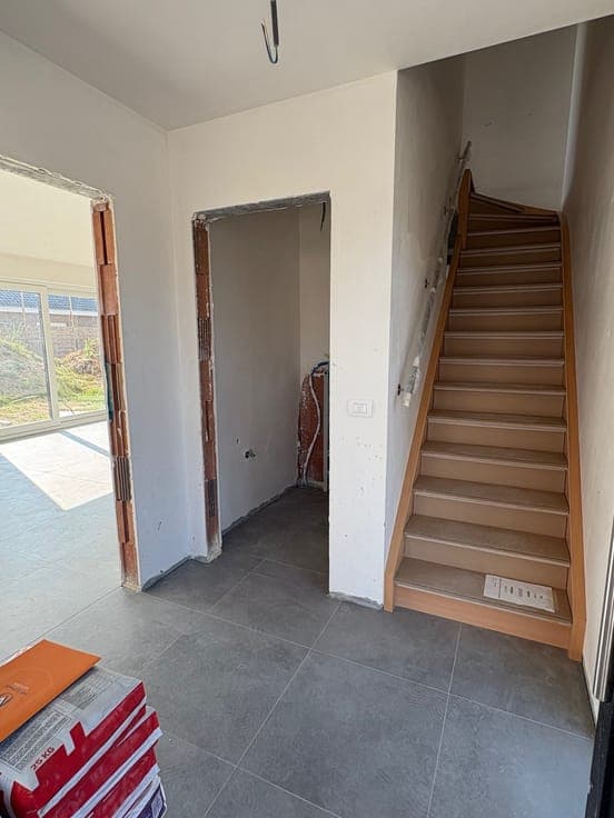 HALFOPEN nieuwbouwwoning in DORPSCENTRUM!