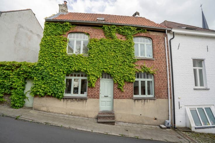 Charming, move-in ready home in the center of Alsemberg