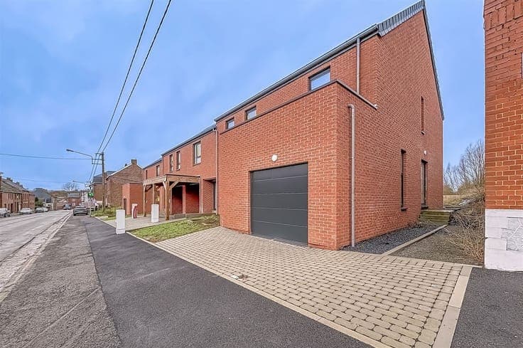 SUPERBES MAISONS "CLE SUR PORTE"