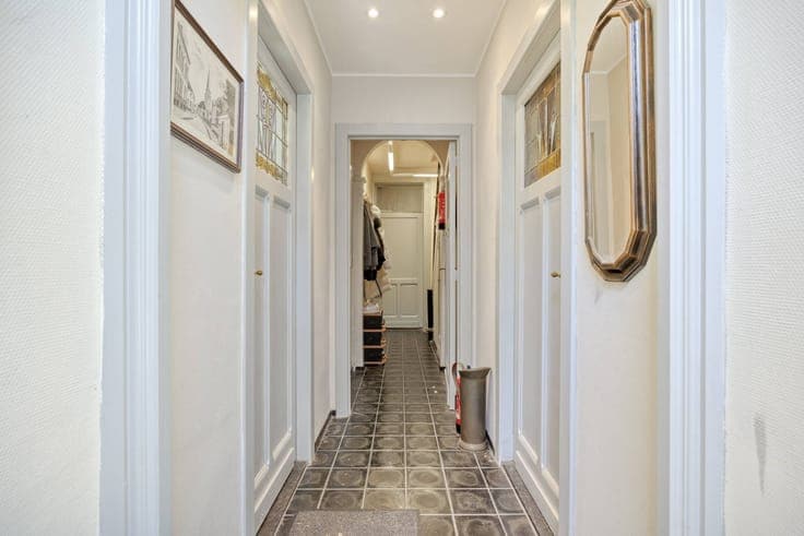 Exceptionally spacious house with garage for sale in the cen