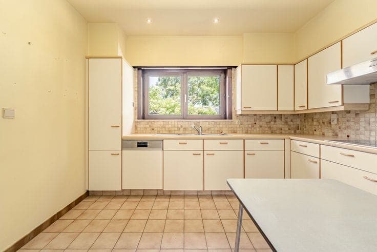 A bungalow in need of renovation with great potential, situ…