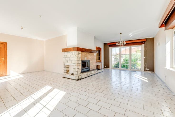Stunning 5-bedroom villa with spacious grounds in Orp