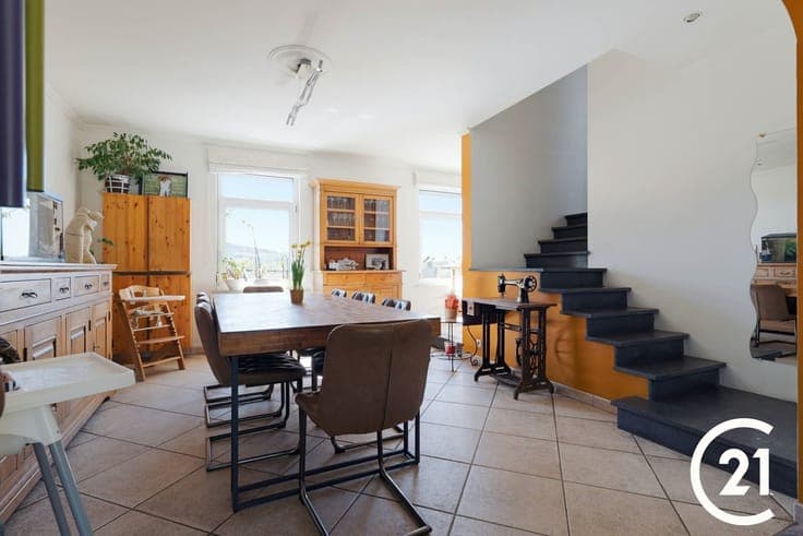 Vaste maison 4 chambres avec beau jardin