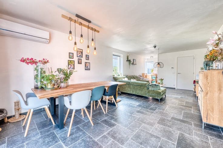 Rustig gelegen instapklare gezinswoning met 4 slaapkamers...