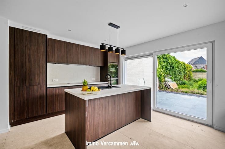 Recent gemoderniseerde, instapklare woning te Putte