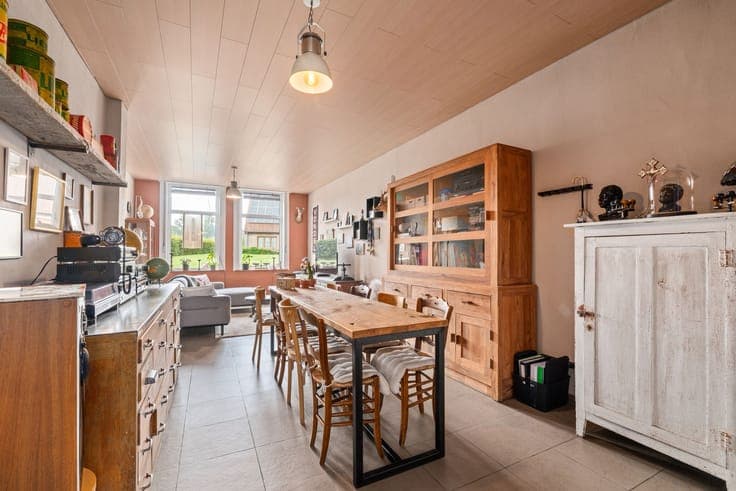 Surprisingly spacious home with sunny garden near Muziekbos