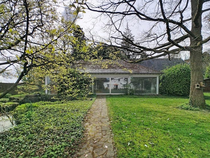 Lasne : villa spacieuse avec poss.prof.libérale