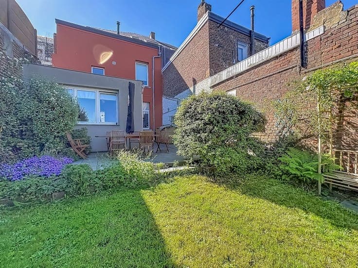 JOLIE ET GRANDE MAISON PLEINE DE CHARME