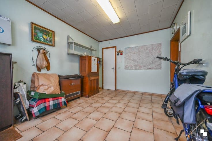 Zéér ruime ééngezinswoning met drie slaapkamers en bijgeb...