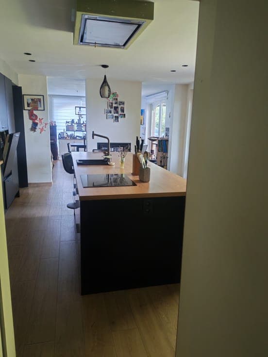 House 4 bed. in Frasnes-lez-Anvaing, enclosed garden