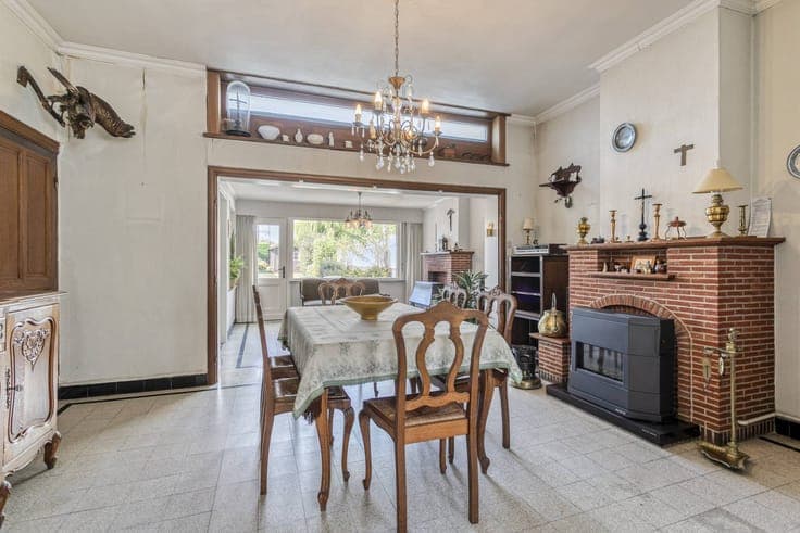 Charming house with sunny garden, 3 bedrooms and garage and