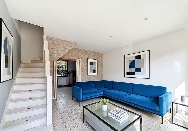 Maison 3 façades à renover située au calme