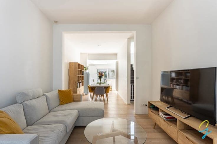 Stylishly Renovated Family Home with 4 Bedrooms and a Garden