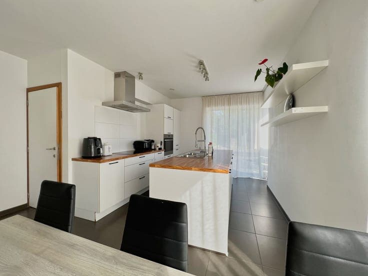 Recente, energiezuinige woning met zonnige tuin (344m²)!