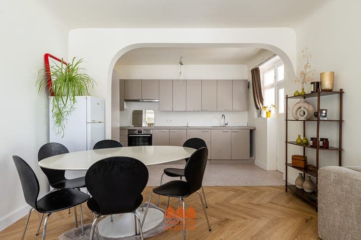 Halfopen woning met 3 slaapkamers op een perceel van 781 ...
