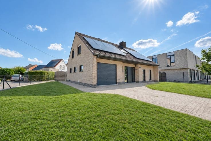 Goed gelegen, gerenoveerde woning met 3 slaapkamers, tuin...