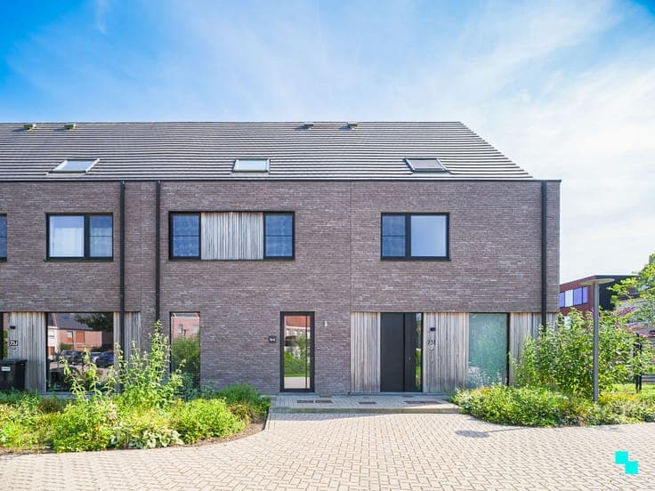 Nieuwbouw op woonerf met vijf slaapkamers te Zwijnaarde