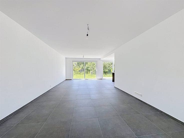 Maison 3 façades avec garage proche du bord de Meuse