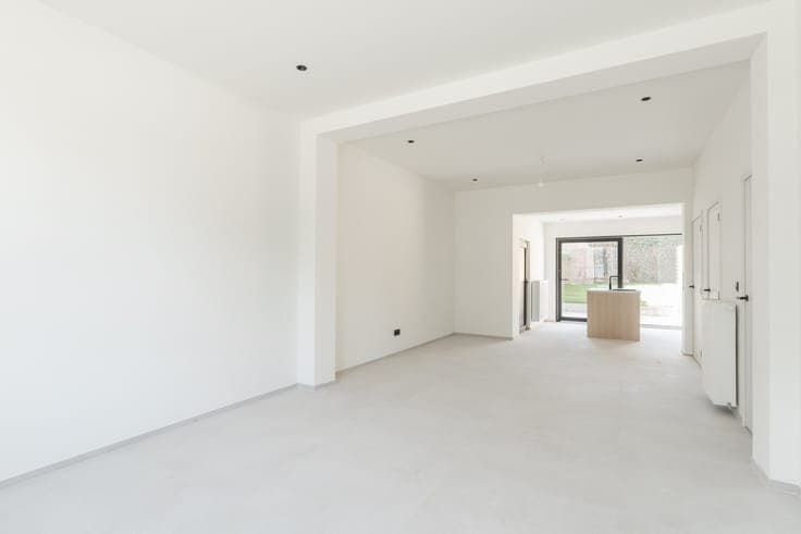 Volledig gerenoveerde karaktervolle woning met zonnige tu...