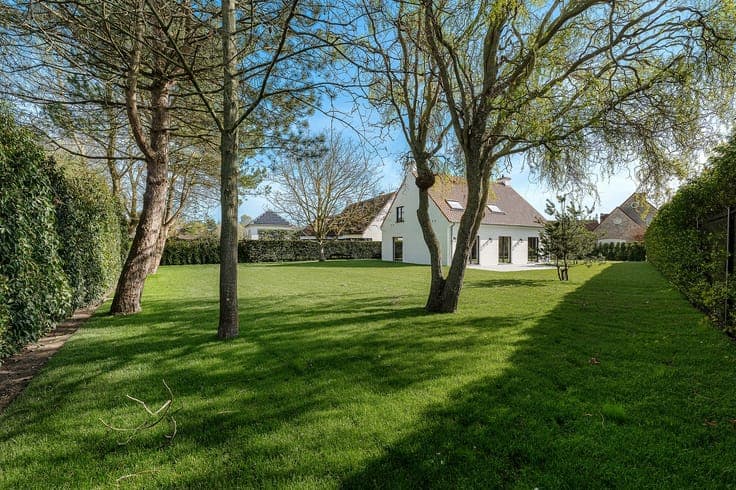 Smaakvol afgewerkte villa in Maaiken met ruime tuin