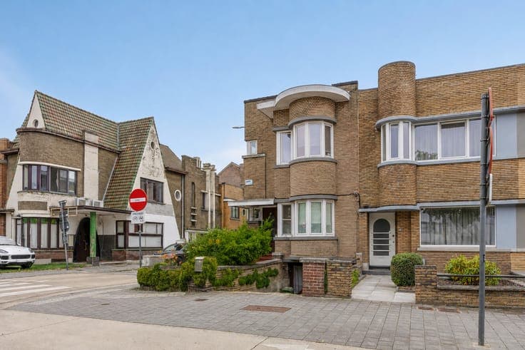 Art-deco corner house in Tienen