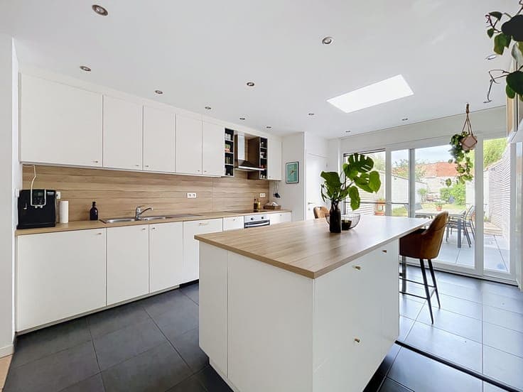 Three-bedroom house with garden for sale in Gent
