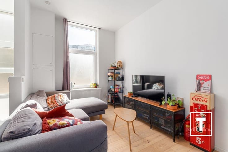 Lichtrijke gerenoveerde woning met 3 slaapkamers en buite...