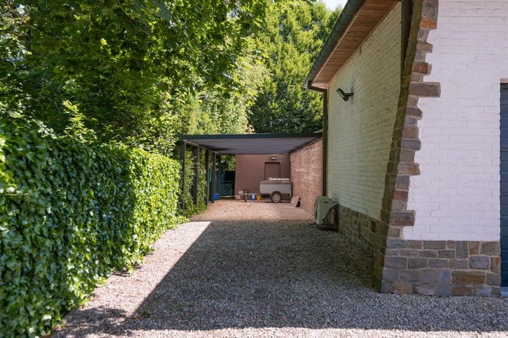 Exclusive villa in Kampenhout: 5 bedrooms, pool & sauna