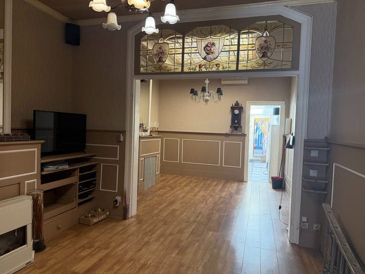 Te renoveren woning met 2/3 slkmrs en stadstuintje op een...