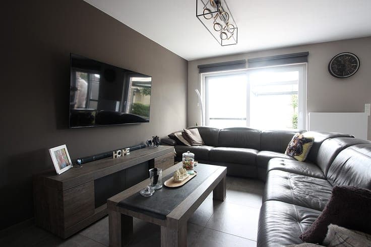 Recent family home in a residential location