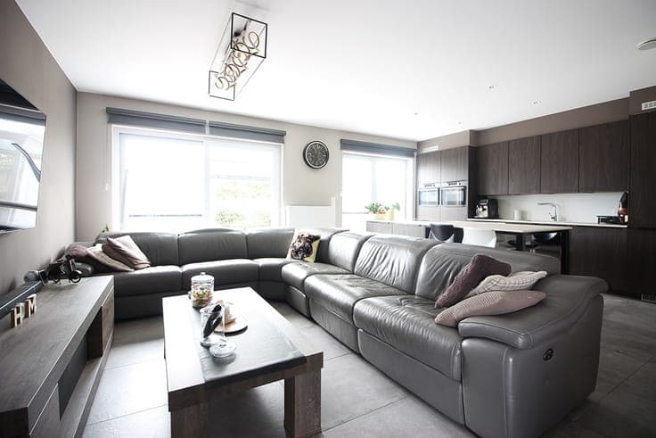 Recent family home in a residential location