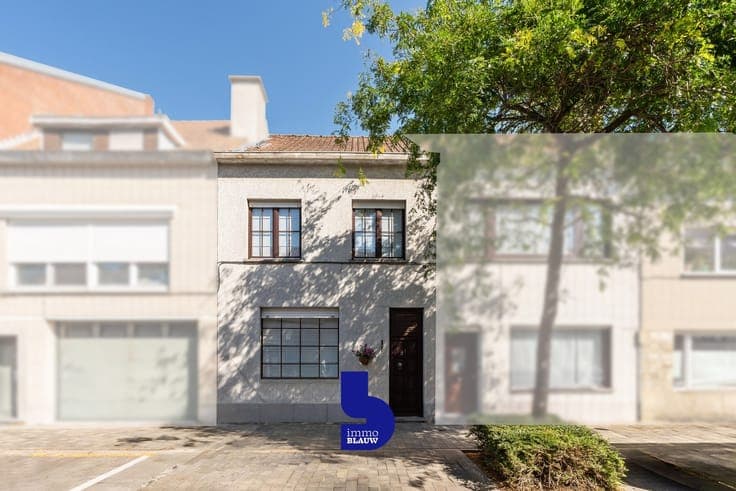 Ruime woning met diepe tuin