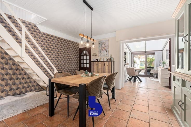 Ruime woning met diepe tuin