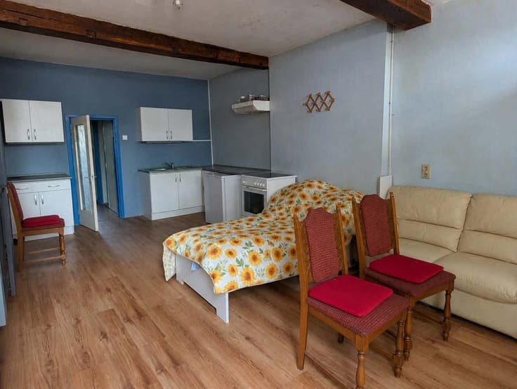 Immeuble commercial avec habitation – Grand Place à Walcourt