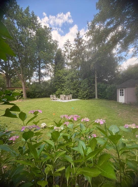 Move-in-ready home with a beautiful garden in the Lievekensb