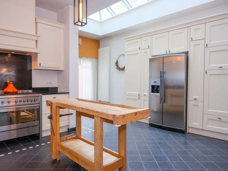 Spacious Move-In Ready House in Izegem Centre
