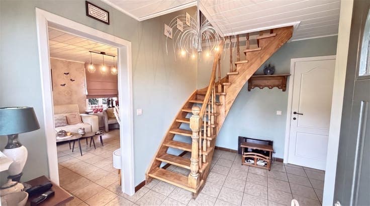 MOVE-IN READY HOME WITH 3 BEDROOMS, GARAGE AND SPACIOUS GARD