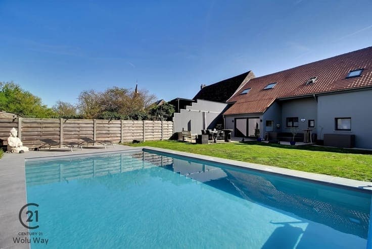 In the Chateau Ter Ham neighborhood | 3 facades renovated wi