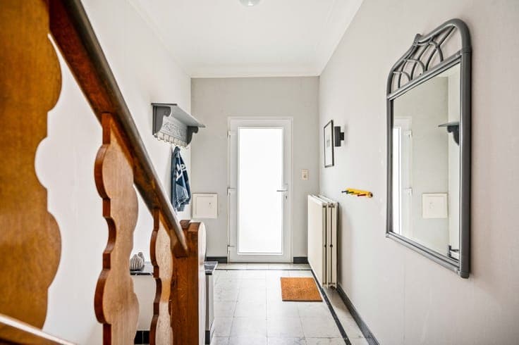 Instapklare woning met 4 slpkrs met gezellige stadstuin e...