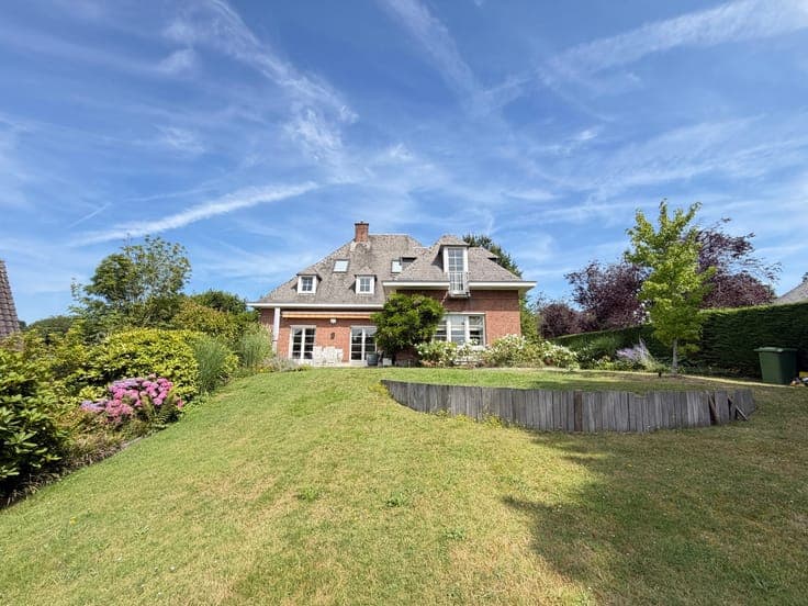 Elegant, charming villa on the outskirts of Brussels