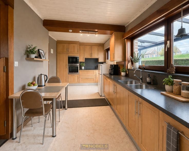 Te koop, Landelijk gelegen open bebouwing met 3 garages t...